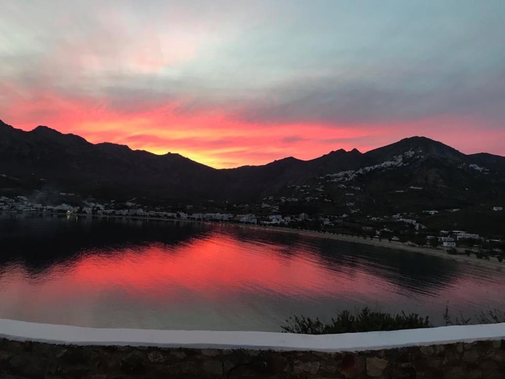 Amfitriti Serifos Livadi  Buitenkant foto