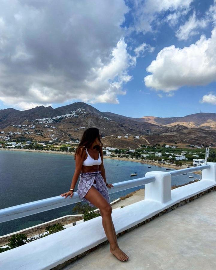 Amfitriti Serifos Livadi  Buitenkant foto