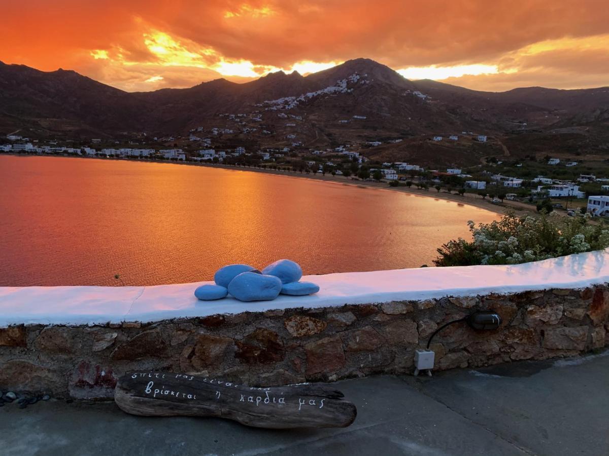 Amfitriti Serifos Livadi  Buitenkant foto