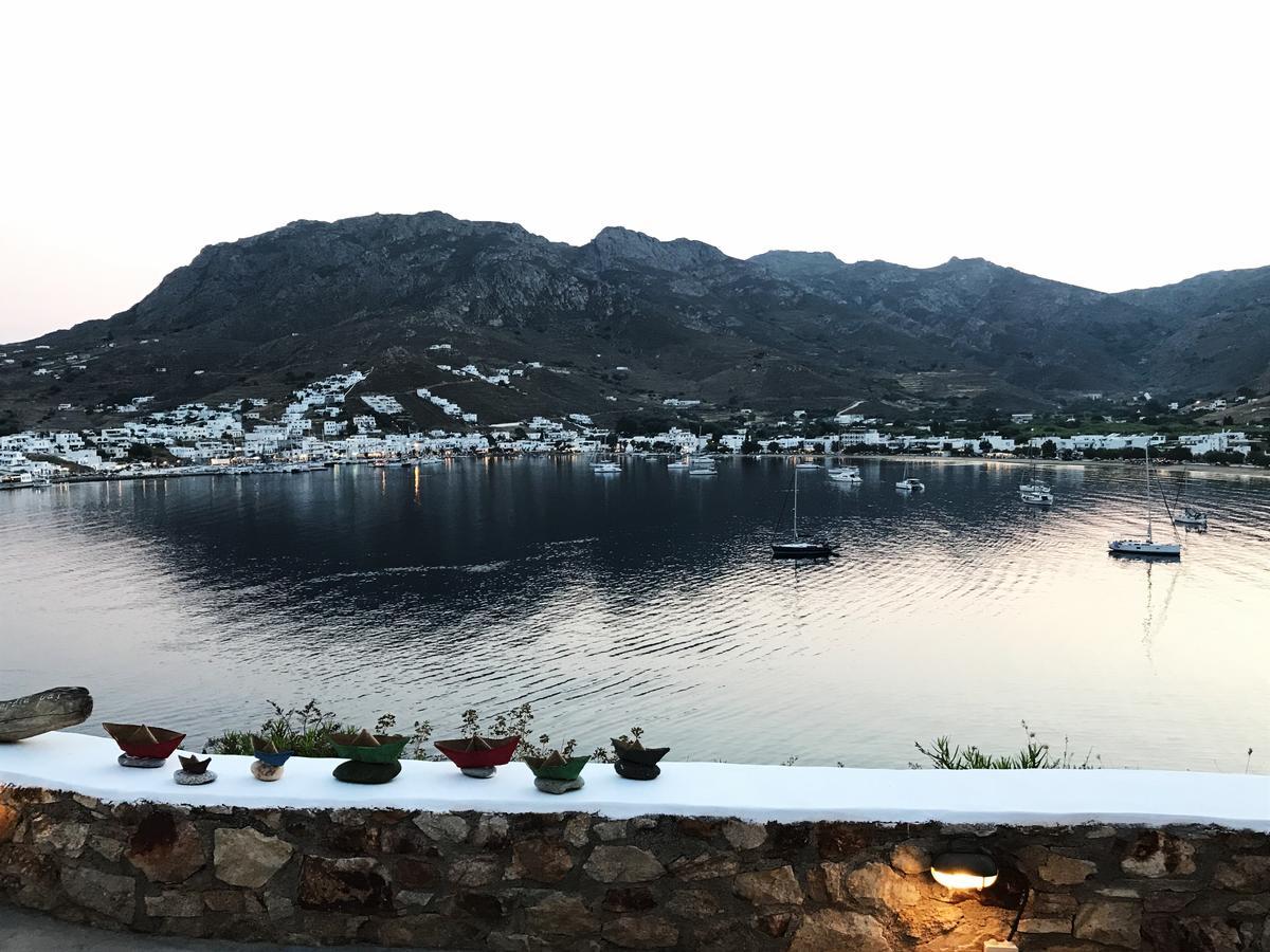 Amfitriti Serifos Livadi  Buitenkant foto