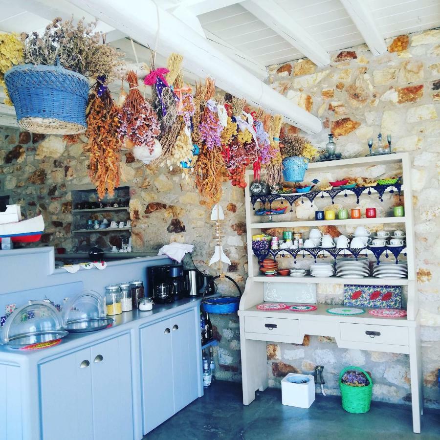 Amfitriti Serifos Livadi  Buitenkant foto