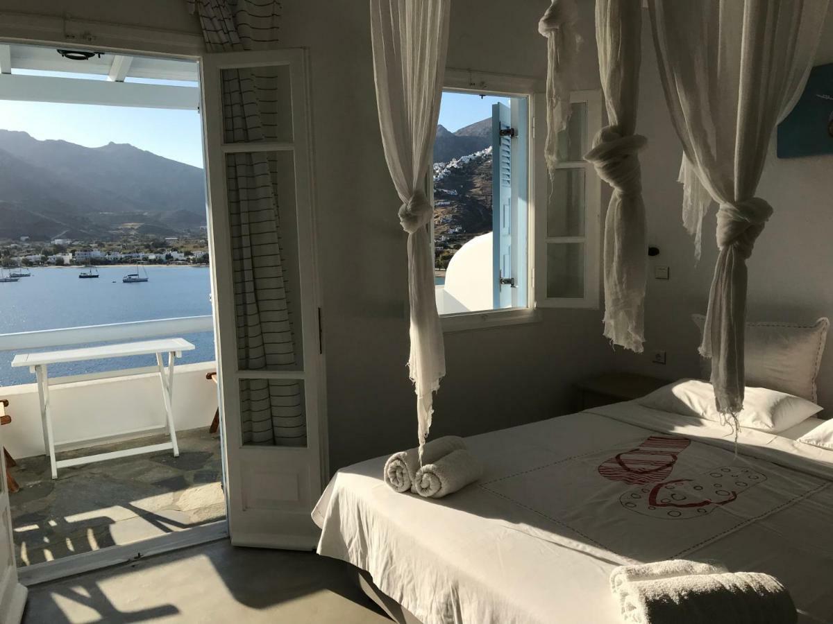 Amfitriti Serifos Livadi  Buitenkant foto