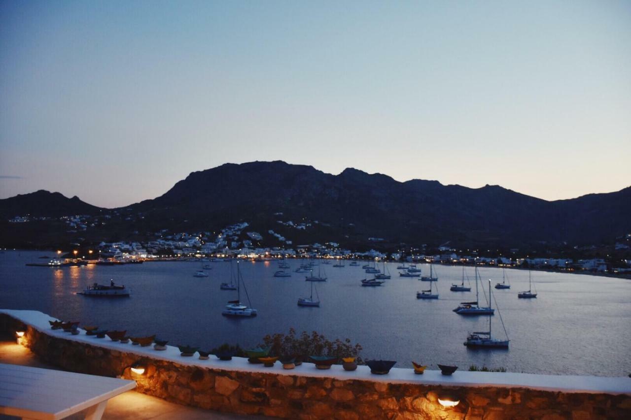 Amfitriti Serifos Livadi  Buitenkant foto