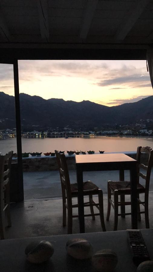Amfitriti Serifos Livadi  Buitenkant foto
